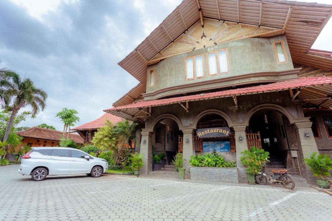 Hotel Mahkota Plengkung By Ecommerceloka Banyuwangi  Ngoại thất bức ảnh